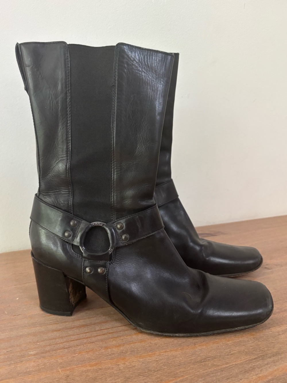 90s Donald J. Pliner black matte leather square toe mid calf chunky heeled Boots